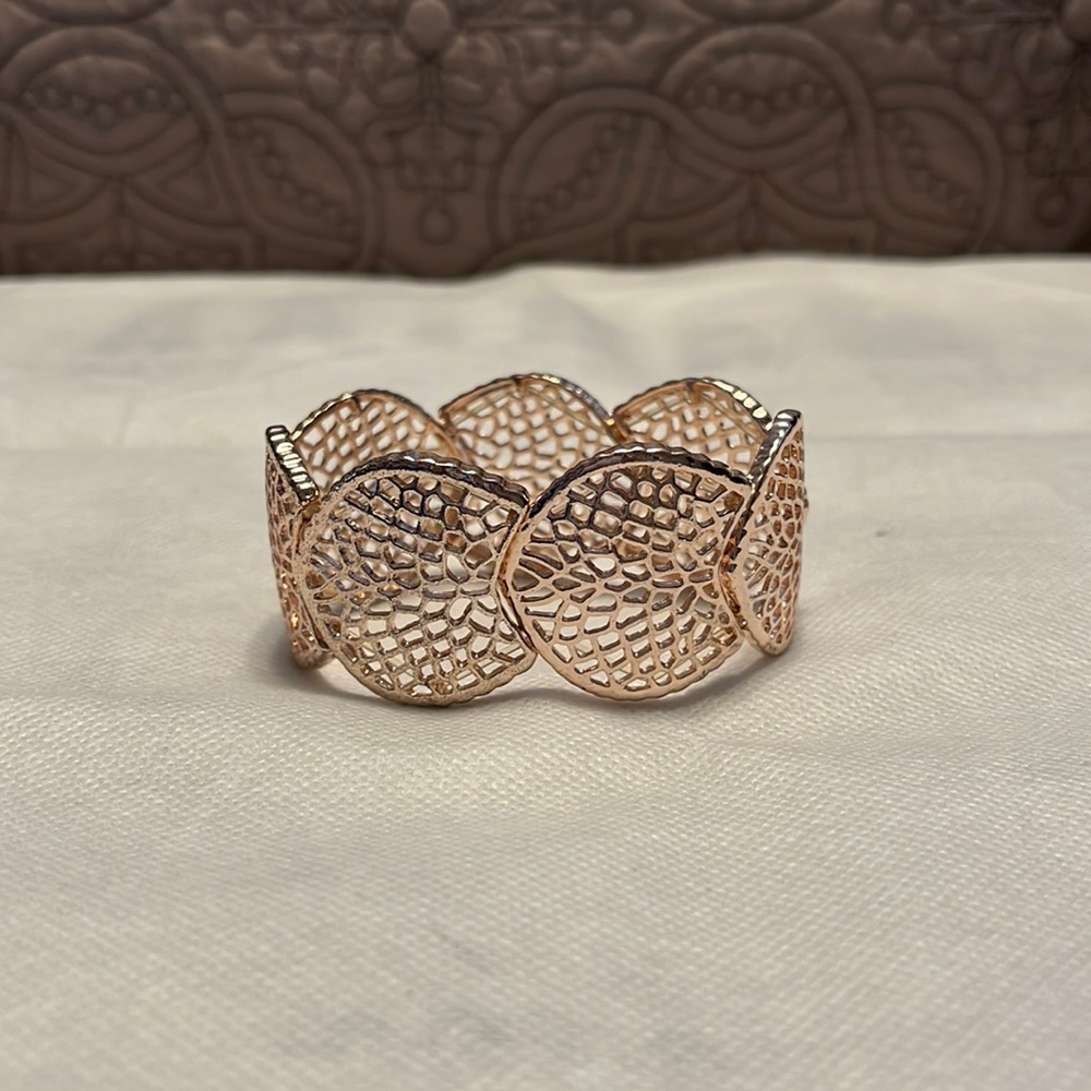 Rose Bracelete